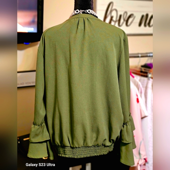 New Direction Blouse - Picture 5 of 10